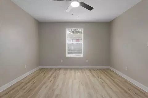 Bedroom - 1400 E Hayward Ave, Independence, MO 64050 photo 3 of 8