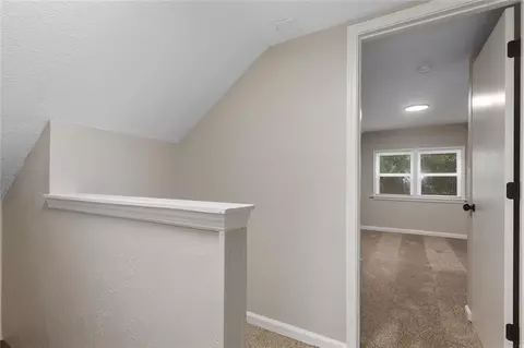 Entry Way - 1400 E Hayward Ave, Independence, MO 64050 photo 1 of 2