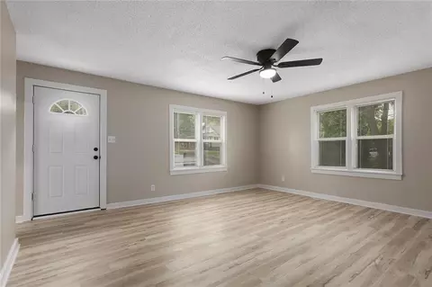 Living - 1400 E Hayward Ave, Independence, MO 64050 photo 2 of 7