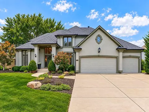 11618 S Lewis Dr, Olathe, KS 66061