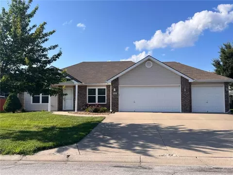 101 Sun Garden St, Blue Springs, MO 64064