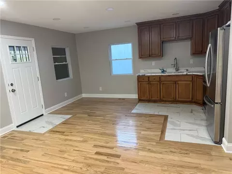 5413 E 29 St, Kansas City, MO 64128