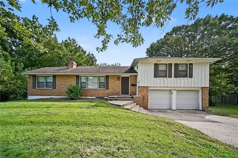 6005 Laurel Ave, Raytown, MO 64133