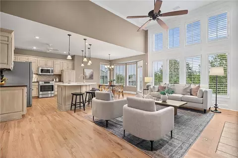 20306 W 99th Ter, Lenexa, KS 66220