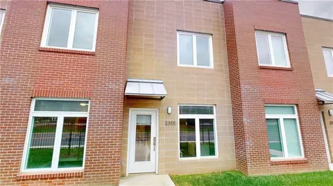2355 E 27th St, Kansas City, MO 64109
