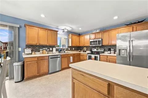 Kitchen - 1010 E 16th St, Kearney, MO 64060 photo 2 of 2