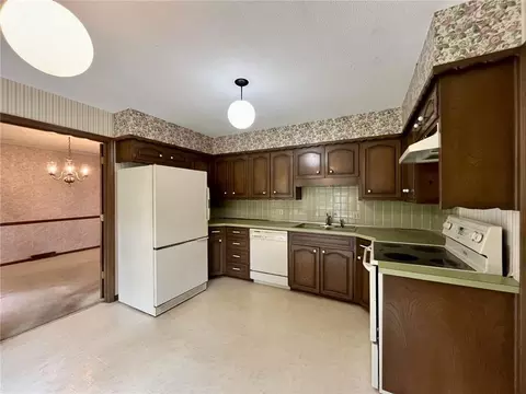 Kitchen - 14908 E 33rd St, Independence, MO 64055 photo 1 of 2
