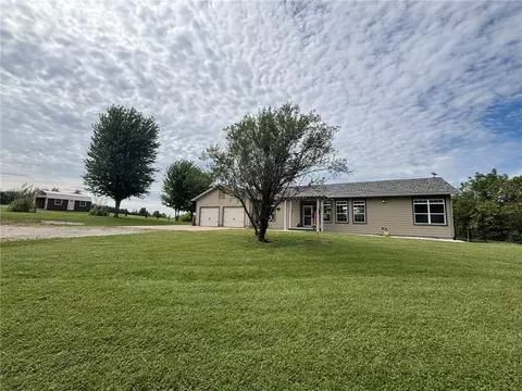 9510 SE State Route 371, Saint Joseph, MO 64507