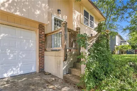Exterior - 103 Fairview Ave, Warrensburg, MO 64093 photo 5 of 9