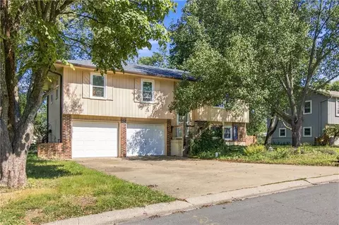 Exterior - 103 Fairview Ave, Warrensburg, MO 64093 photo 3 of 9