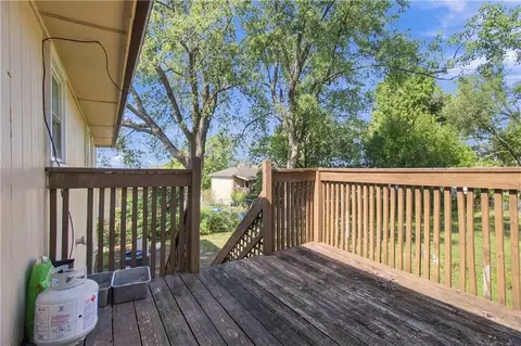 Exterior - 103 Fairview Ave, Warrensburg, MO 64093 photo 6 of 9