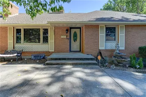 4803 Hedges Ave, Kansas City, MO 64133