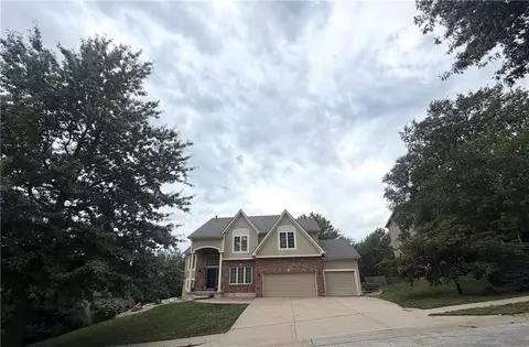 9216 N Manning Ave, Kansas City, MO 64157