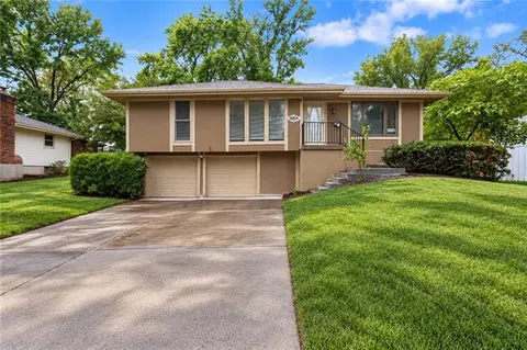 12816 Winchester Ave, Grandview, MO 64030