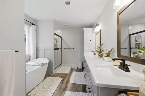 Bath - 23510 E 11th Ter, Independence, MO 64056 photo 1 of 4