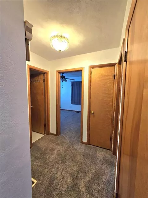 Entry Way - 11514 E 15th St, Independence, MO 64052 photo 2 of 4