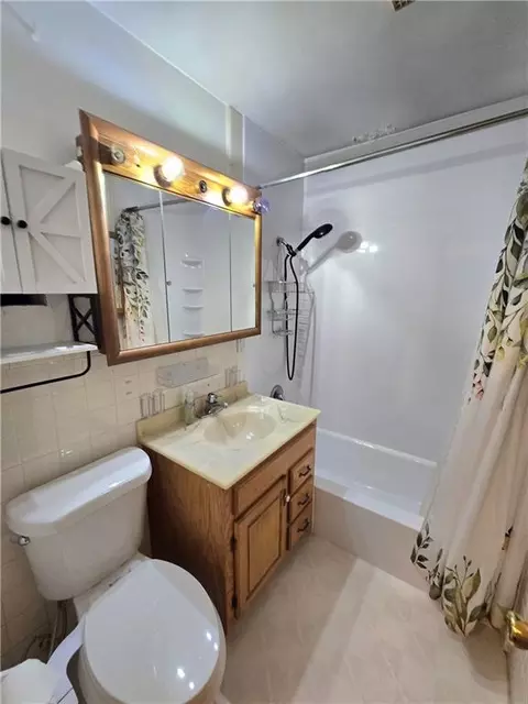 Bath - 11514 E 15th St, Independence, MO 64052 photo 1 of 2