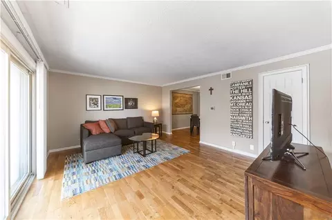 4616 Holly St #3, Kansas City, MO 64112