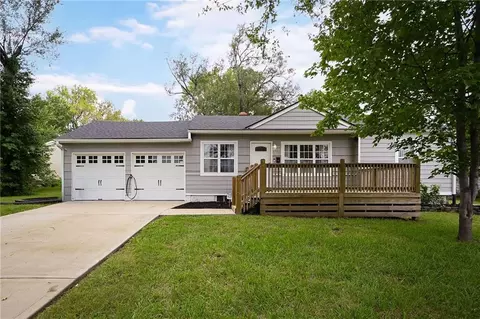 9908 E 81st St, Raytown, MO 64138