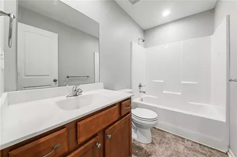 Bath - 200 Elissa Dr, Raymore, MO 64083 photo 1 of 1