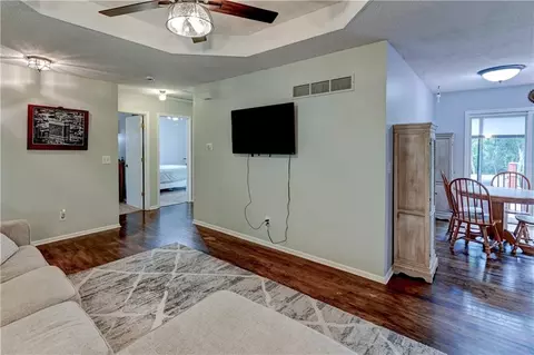 Entry Way - 1823 NE Mckee Ln, Lees Summit, MO 64086 photo 1 of 3