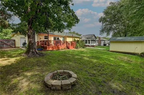 Exterior - 1823 NE Mckee Ln, Lees Summit, MO 64086 photo 7 of 9