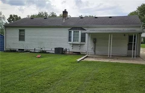 Exterior - 10416 E 28th Ter, Independence, MO 64052 photo 4 of 4