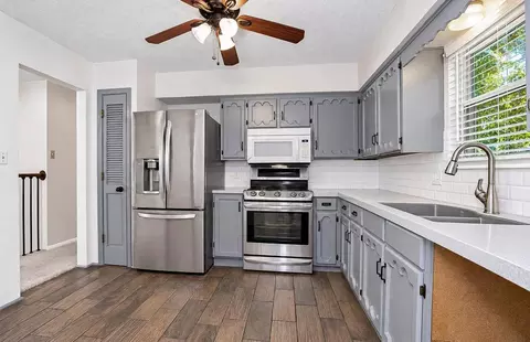 Kitchen - 20213 E 16th St, Independence, MO 64056 photo 3 of 3