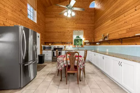 Kitchen - 22151 Hand Rd, Atchison, KS 66002 photo 2 of 2