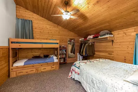Bedroom - 22151 Hand Rd, Atchison, KS 66002 photo 3 of 3
