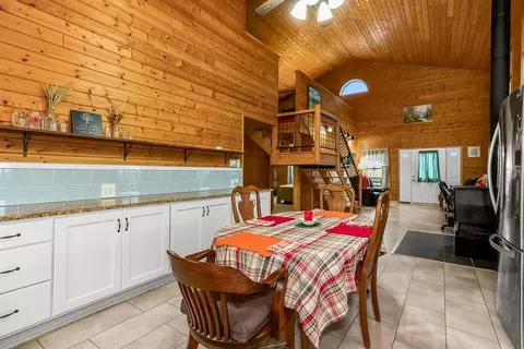 Dining - 22151 Hand Rd, Atchison, KS 66002 photo 2 of 2