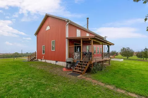 Exterior - 22151 Hand Rd, Atchison, KS 66002 photo 5 of 12
