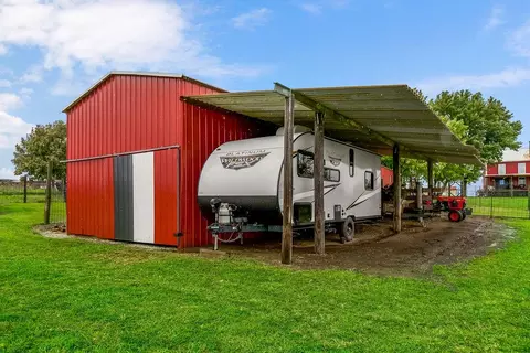 Exterior - 22151 Hand Rd, Atchison, KS 66002 photo 11 of 12
