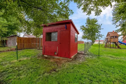 Exterior - 22151 Hand Rd, Atchison, KS 66002 photo 8 of 12