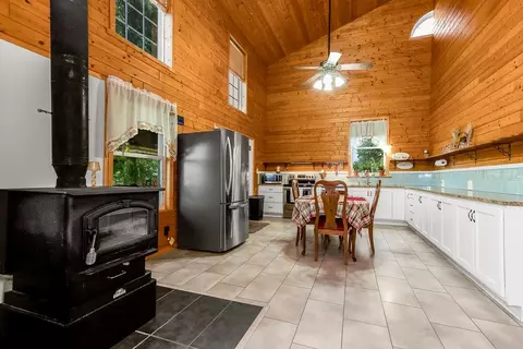 Kitchen - 22151 Hand Rd, Atchison, KS 66002 photo 1 of 2