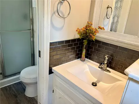 Bath - 1704 Cinnabar Dr, Raymore, MO 64083 photo 4 of 5