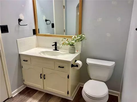 Bath - 1704 Cinnabar Dr, Raymore, MO 64083 photo 3 of 5