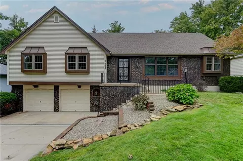 7608 NW 69th St, Kansas City, MO 64152