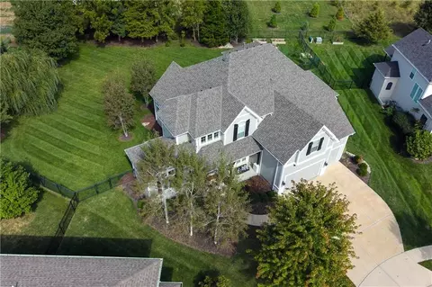 9206 W 177th Ter, Overland Park, KS 66013