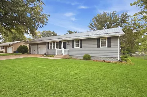 1406 Pearl St, Carrollton, MO 64633
