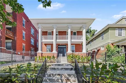 300 W 34 St, Kansas City, MO 64111