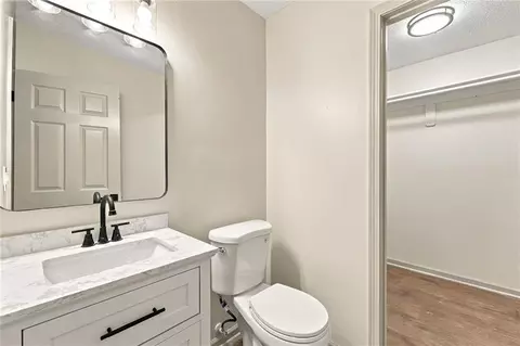 Bath - 718 Shiloh Dr, Raymore, MO 64083 photo 7 of 7