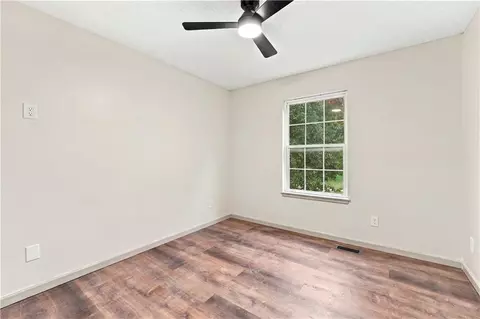Bedroom - 718 Shiloh Dr, Raymore, MO 64083 photo 4 of 8