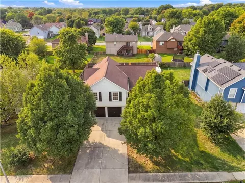 View/Area - 718 Shiloh Dr, Raymore, MO 64083 photo 1 of 4