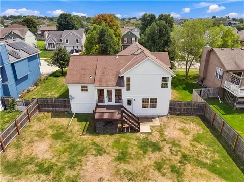 Exterior - 718 Shiloh Dr, Raymore, MO 64083 photo 5 of 5