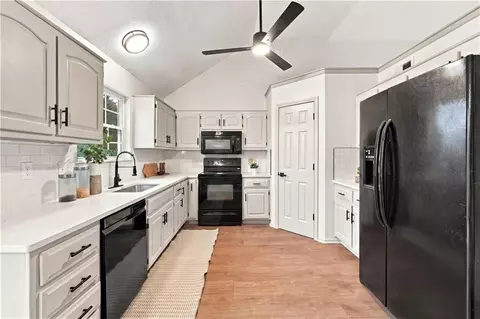 Kitchen - 718 Shiloh Dr, Raymore, MO 64083 photo 1 of 5