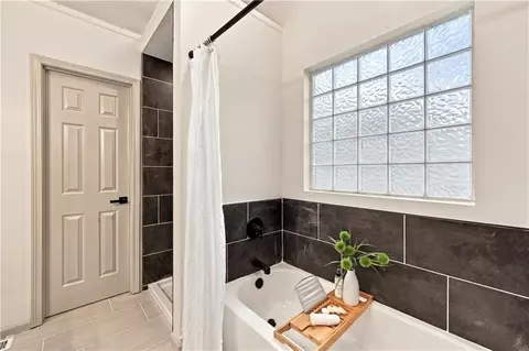 Bath - 718 Shiloh Dr, Raymore, MO 64083 photo 3 of 7
