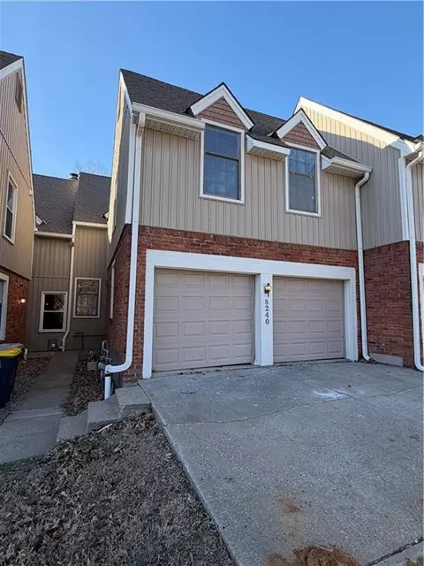 8240 NW Birch Ln, Kansas City, MO 64151