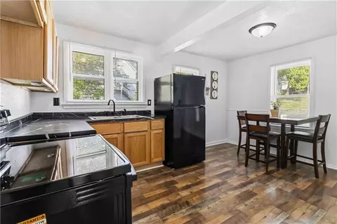 9615 E 18th St, Independence, MO 64052 photo 6