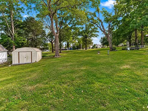 Exterior - 212 L St, Lake Lotawana, MO 64086 photo 5 of 7